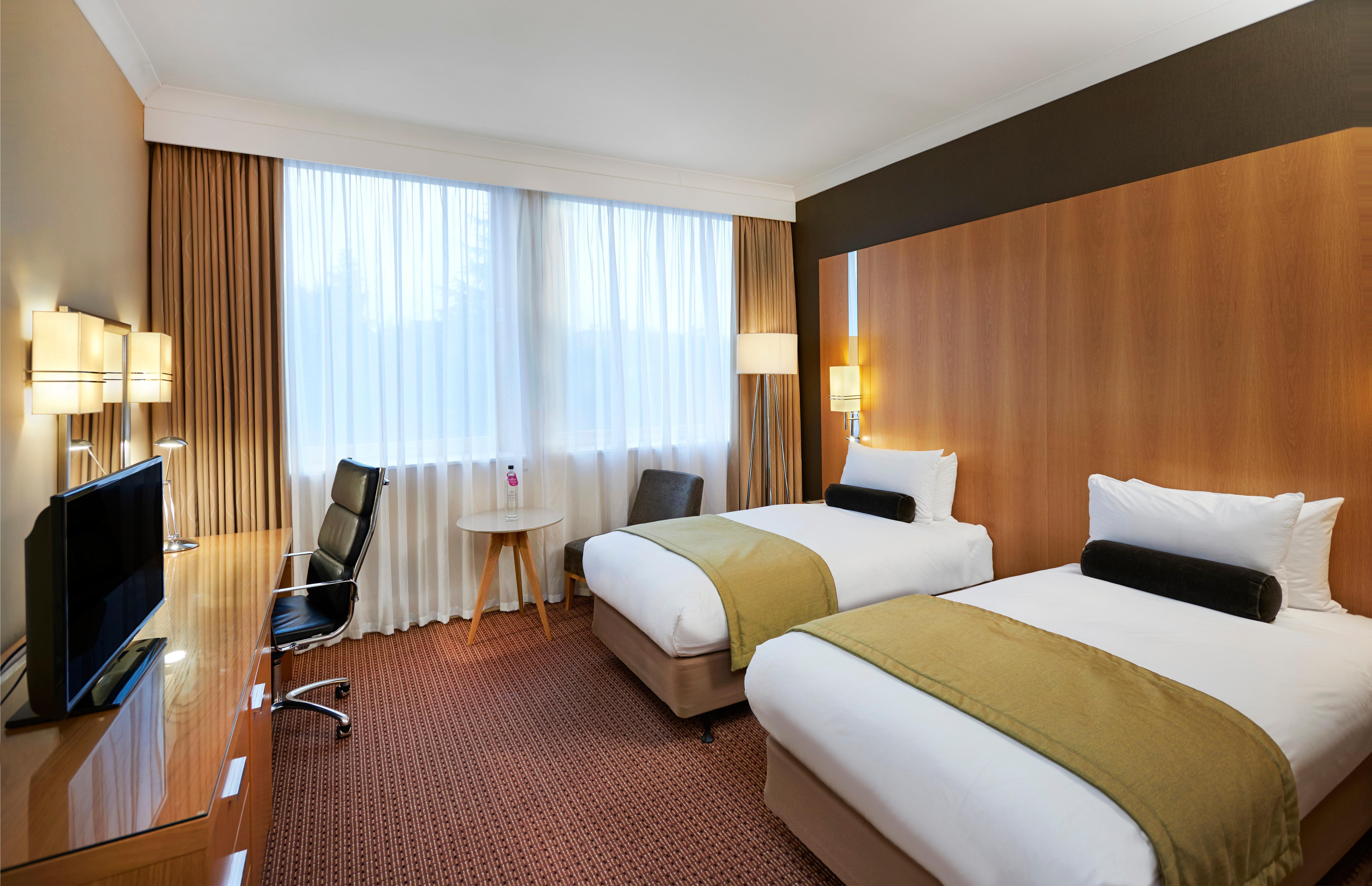 מלון Crowne Plaza London Ealing By Ihg מראה חיצוני תמונה