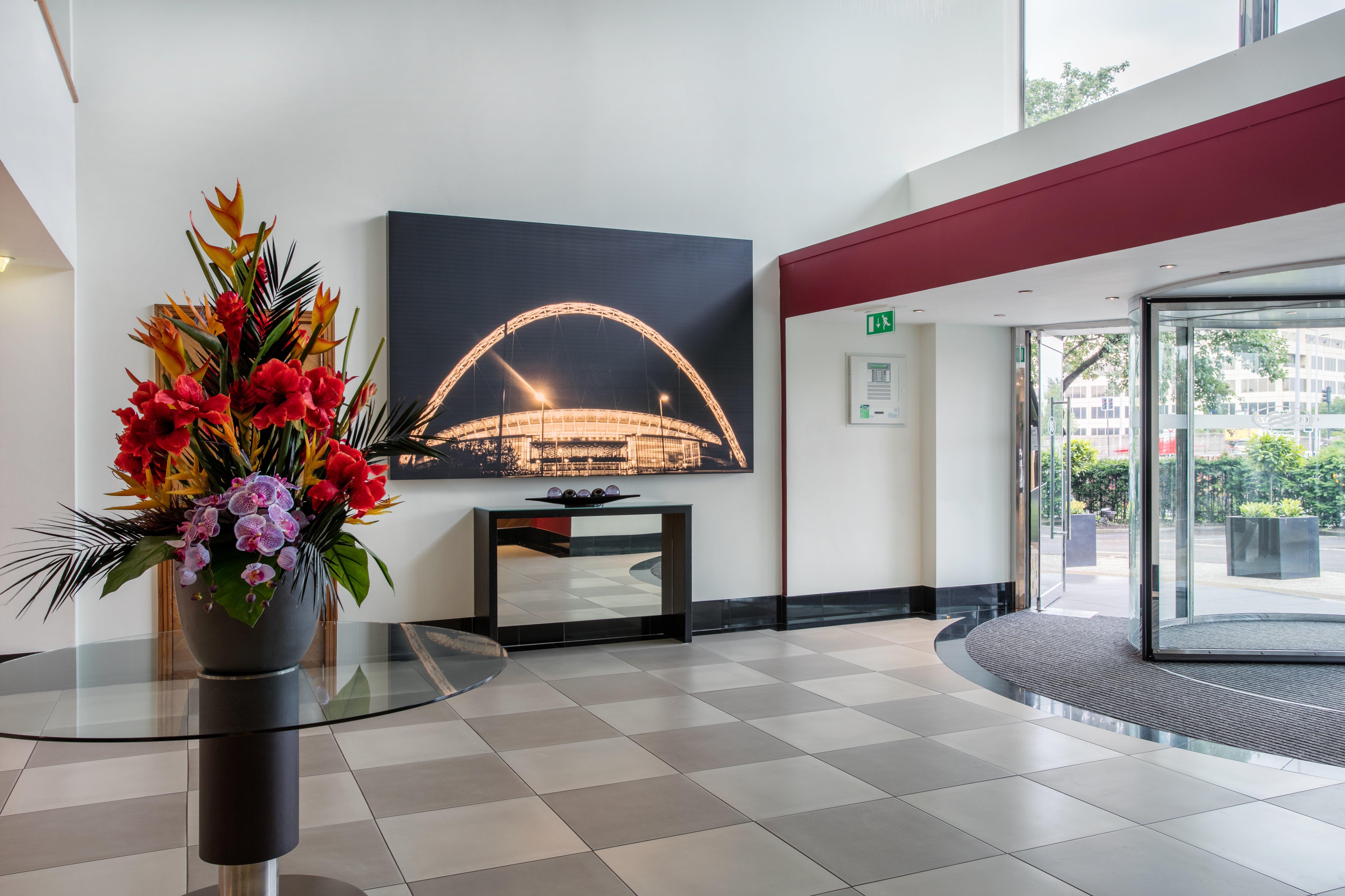 מלון Crowne Plaza London Ealing By Ihg מראה חיצוני תמונה