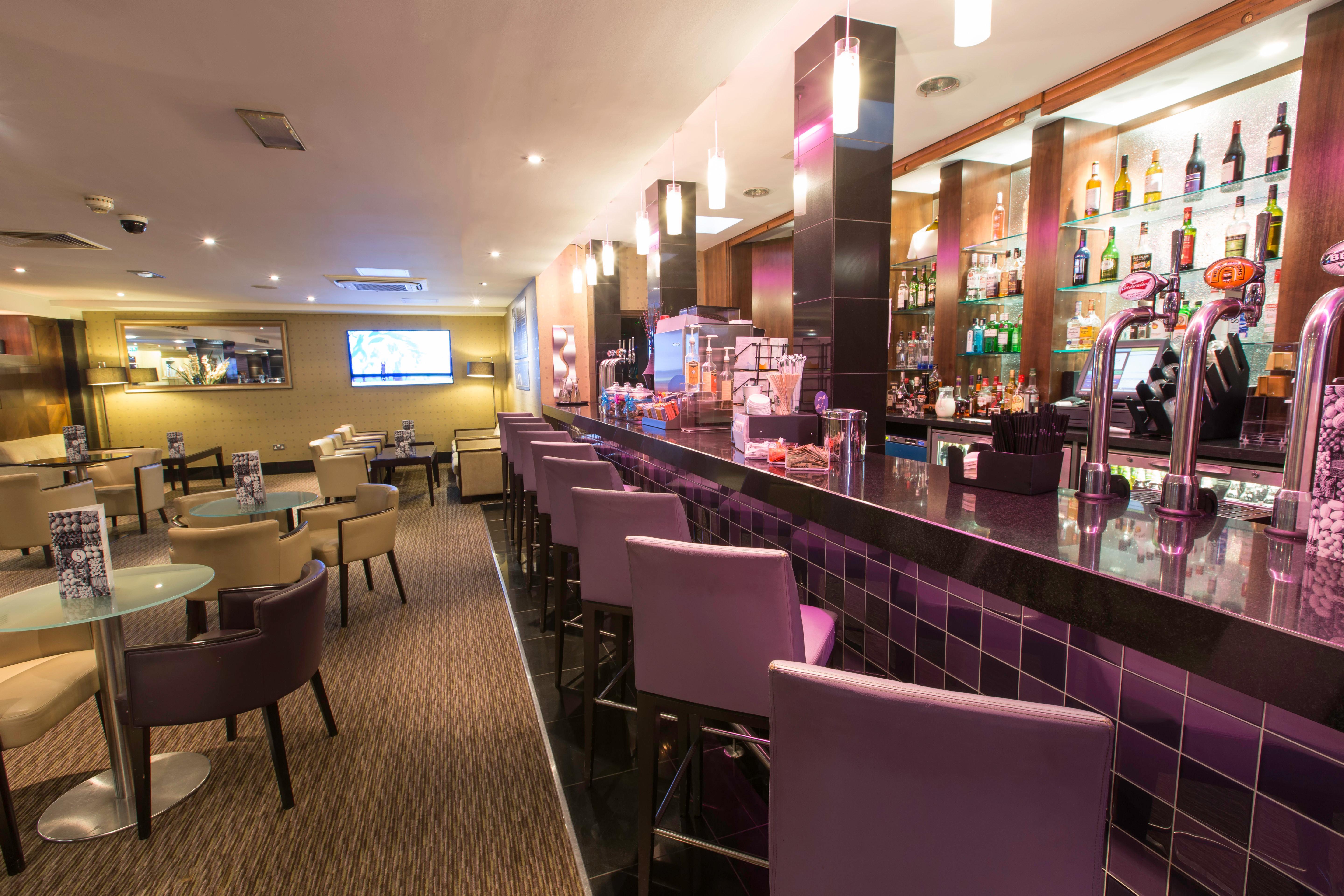 מלון Crowne Plaza London Ealing By Ihg מראה חיצוני תמונה