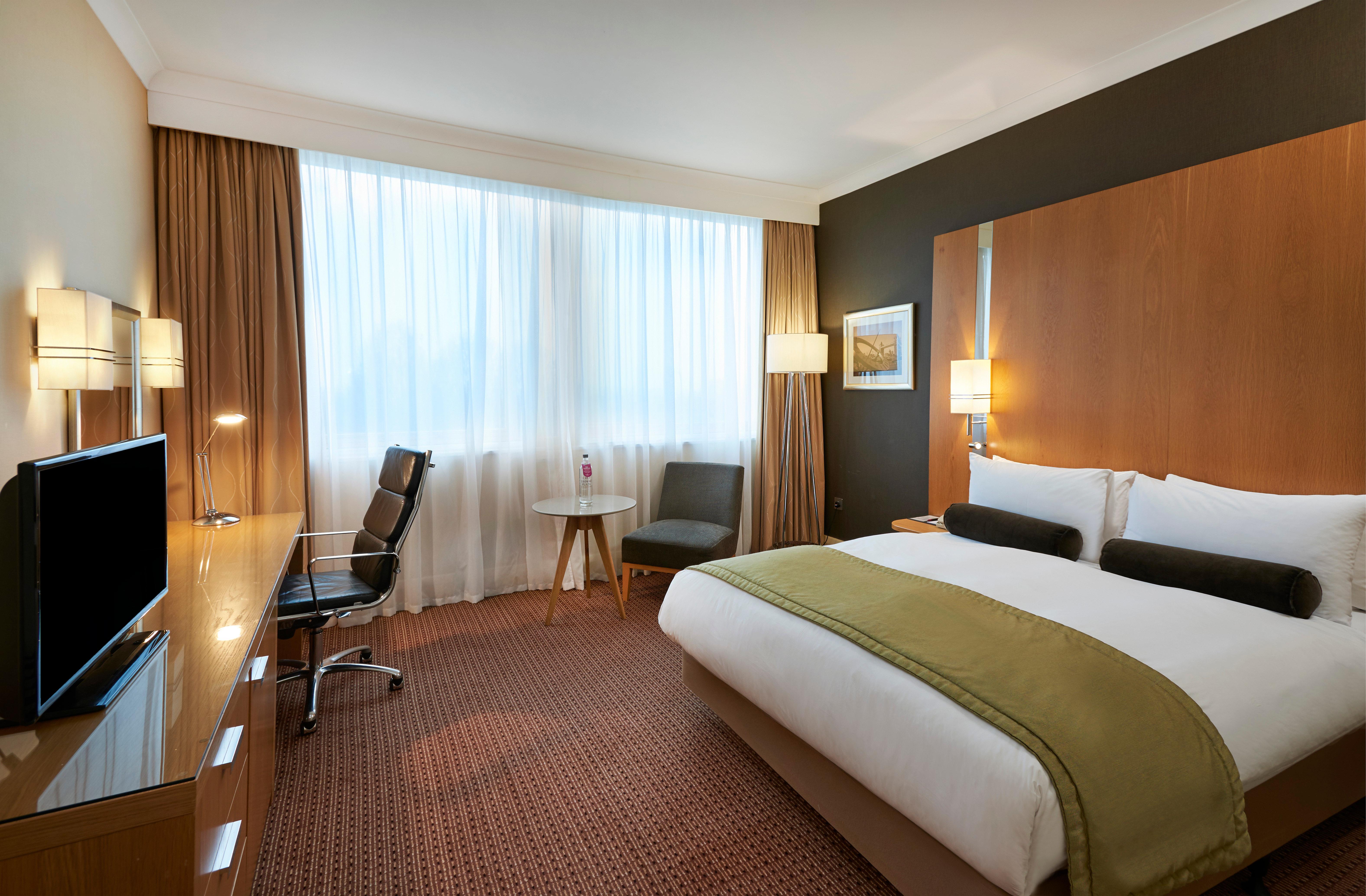 מלון Crowne Plaza London Ealing By Ihg מראה חיצוני תמונה