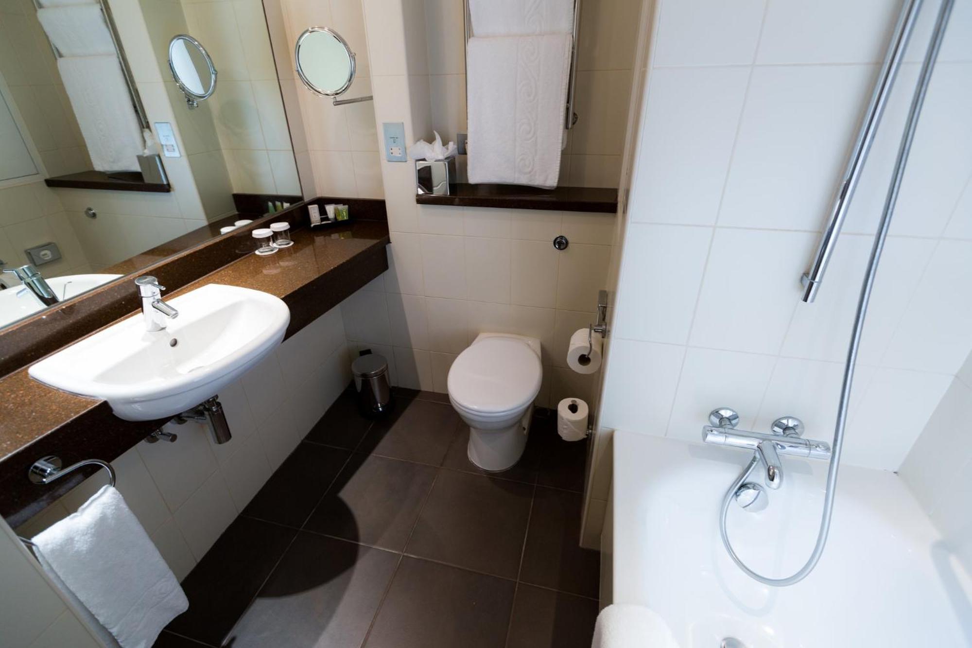מלון Crowne Plaza London Ealing By Ihg מראה חיצוני תמונה