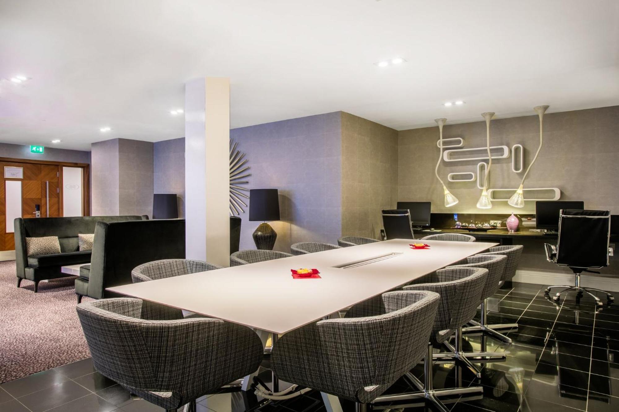 מלון Crowne Plaza London Ealing By Ihg מראה חיצוני תמונה