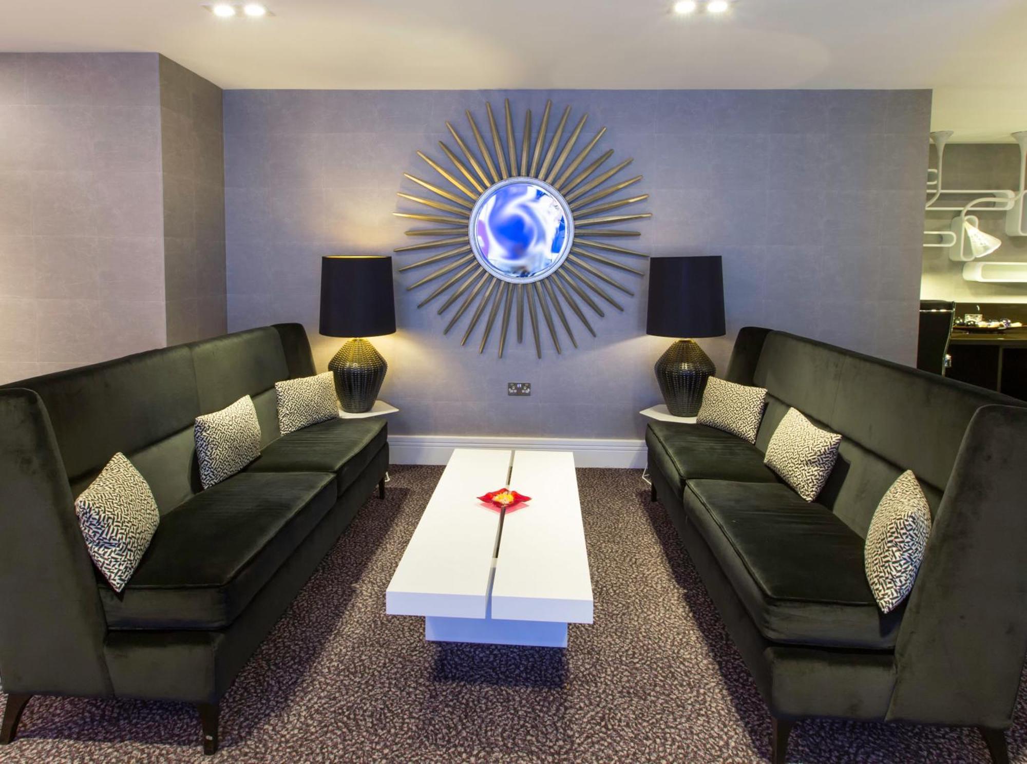 מלון Crowne Plaza London Ealing By Ihg מראה חיצוני תמונה